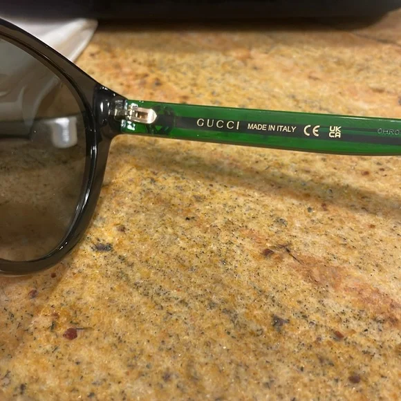 GucciGG0702SKN 54-19-145.Sunglasses.Authentic made in Italy  display picture 3